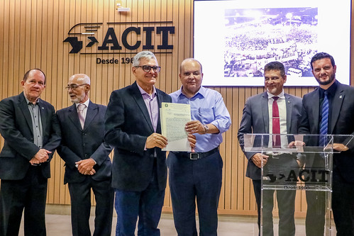 Governador Ibaneis Rocha entrega primeiras escrituras do programa Desenvolve DF, em Taguatinga