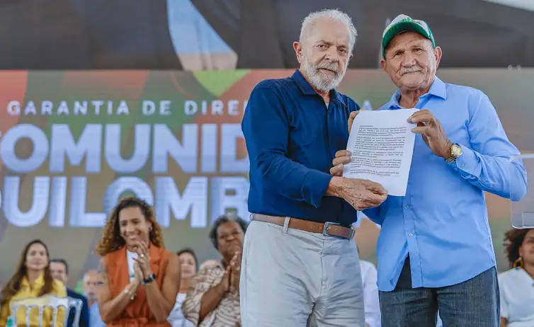 Alcântara (MA), 19/09/2024 - Presidente da República, Luiz Inácio Lula da Silva, durante a cerimônia de assinatura do Termo de Conciliação, Compromissos e Reconhecimentos Recíprocos, relativo ao Acordo de Alcântara, na Praça da Matriz. Foto: Ricardo Stuckert/PR