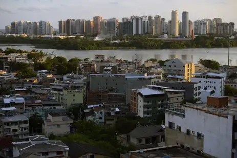 Vista da comunidade da Muzema, na zona oeste da cidade do Rio de Janeiro, onde dois prédios desabaram. 