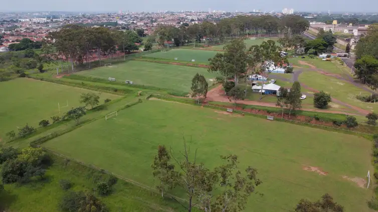 área antes da construção do CT de futebol feminino da Ferroviária, o primeiro do país