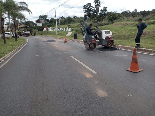 Trabalho conjunto do GDF assegura manutenção asfáltica durante o período chuvoso