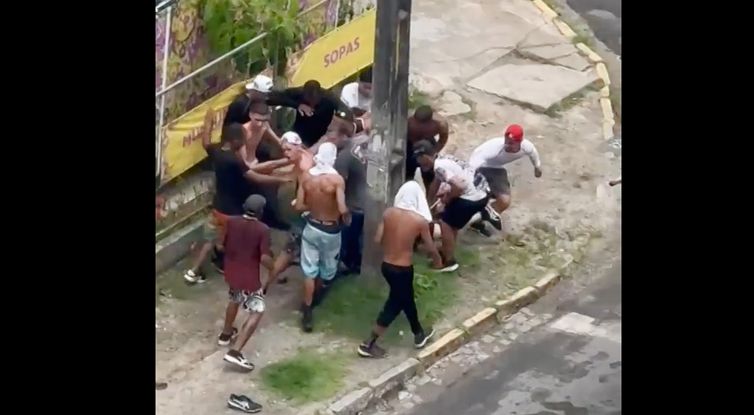 Pernambuco-01/02/2025 Selvageria e brutalidade são registradas antes do clássico Santa Cruz x Sport Club do Recife,um dos principais do estado do Pernambuco. Fotos redes sociais X