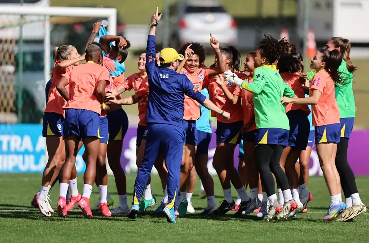 seleção brasileira feminina treina na Granja Comary - Arthur Elias - treino - Granja Comary, 2025