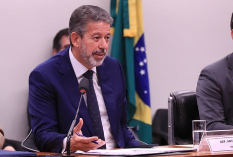 Brasília (DF), 16/07/2025  - A comissão especial da Câmara dos Deputados criada para analisar o projeto que altera a legislação do Imposto de Renda (PL 1087/25), durante reunião que votou o parecer do relator, deputado Arthur Lira (PP-AL).  Foto: Lula Marques/Agência Brasil
