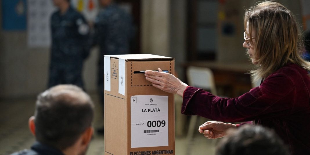 2025-10-26t123920z_608778941_rc2ojhafoii9_rtrmadp_3_argentina-election.jpg