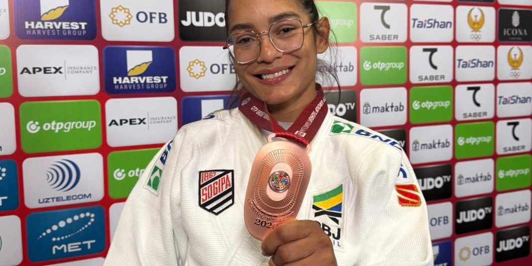 jessica_lima_bronze_uzbequistao_2026.jpeg
