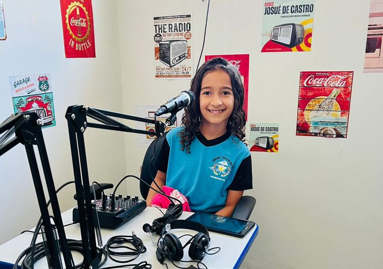 Elias Bastos/Arquivo Pessoal 10/03/2026 - Educação midiática: mapa revela projetos de conscientização no País. No caso da escola de Theobroma (RO), de acordo com o diretor da unidade de ensino, Elias Bastos, de 32 anos, o rádio é aplicado da pré-escola até o nono ano do ensino fundamental. Foto: Elias Bastos/Arquivo Pessoal