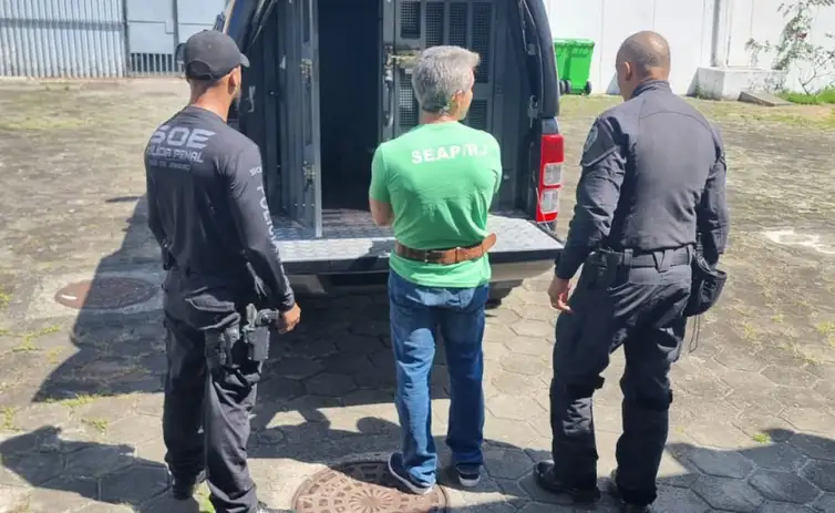 Seap-RJ/Divulgação Rio de Janeiro (RJ), 12/11/2024 - Rogério Andrade no início da transferência para o Presídio Federal de Campo Grande. Foto: Seap-RJ/Divulgação