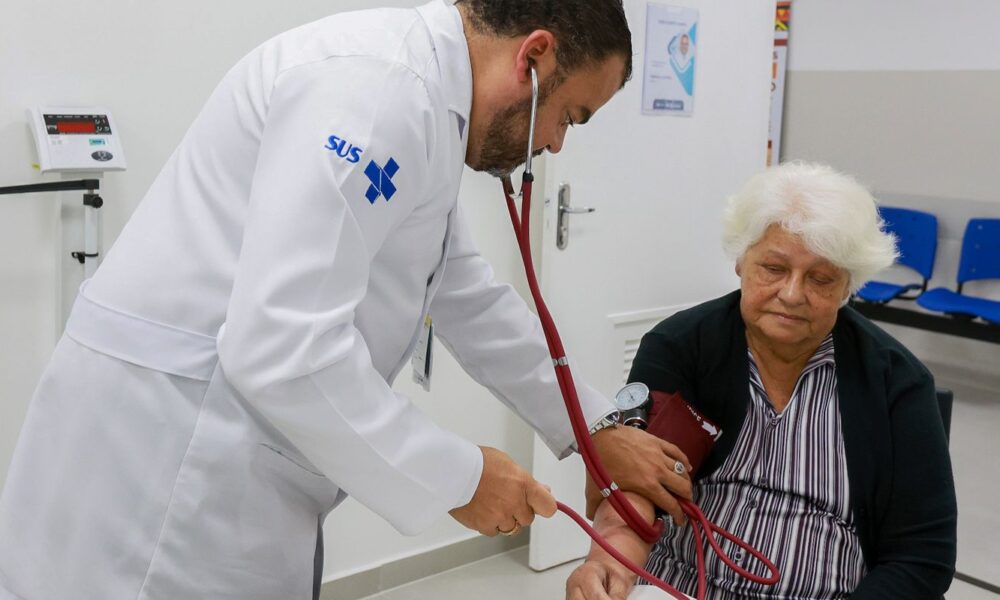Especialistas alertam sobre riscos do vírus sincicial para idosos
