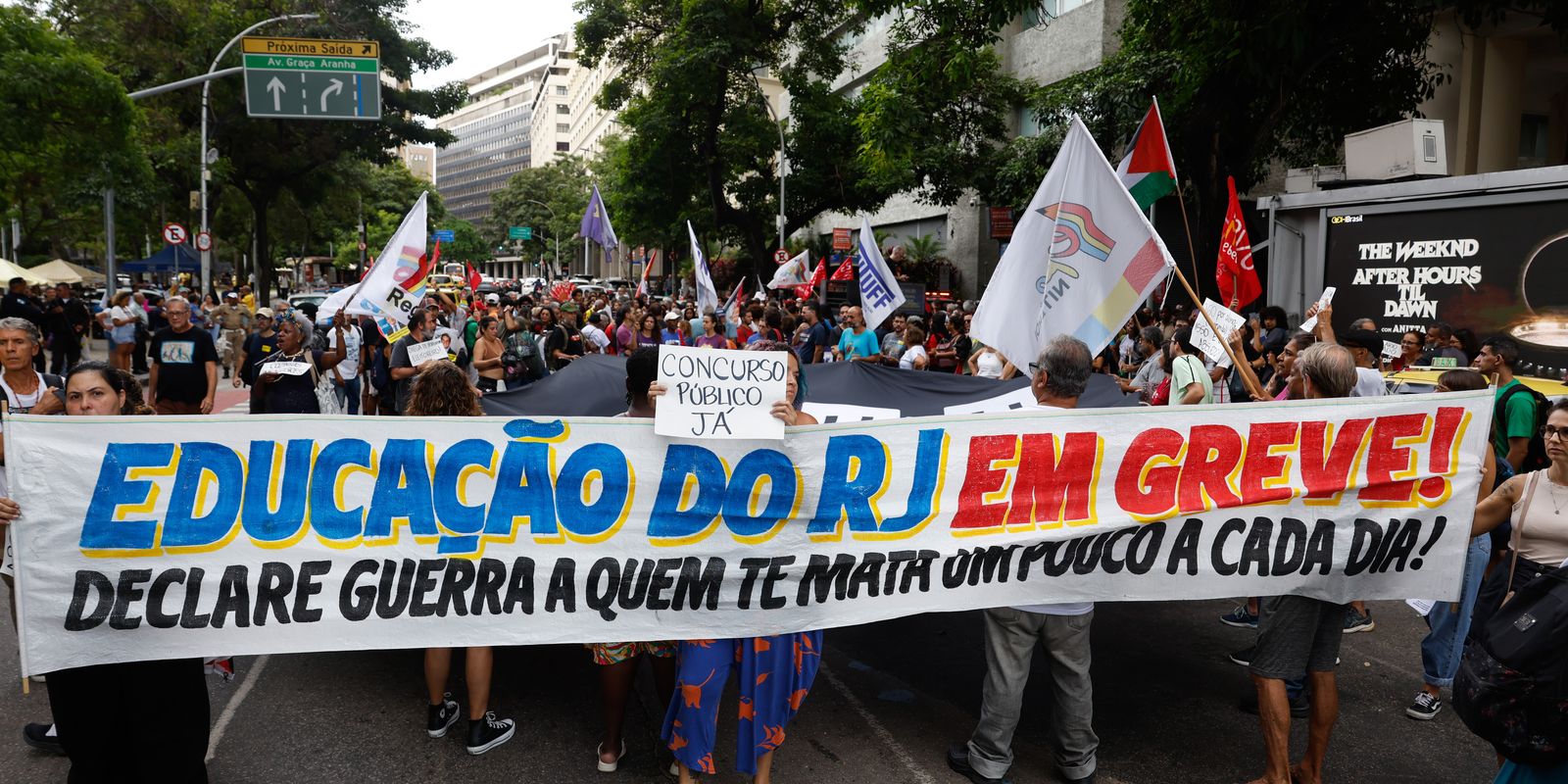 Professores estaduais e municipais do Rio realizam paralisação de 24 horas