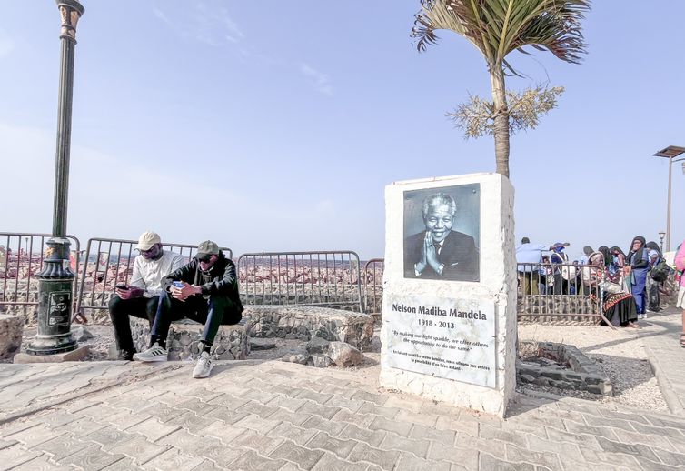 Brasília (DF), 01/05/2026 - Homenagem a Nelson Mandela, que chorou ao visitar a Ilha de Gorée.
Foto: Bruno de Freitas Moura/Agência Brasil