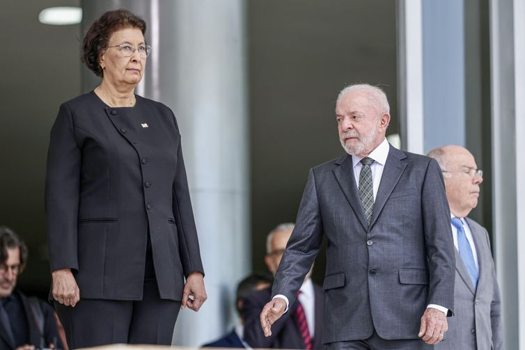 Brasília (DF), 28/05/2026 - O presidente Luiz Inácio Lula da Silva (d) recebe a presidente do Suriname, Jennifer Geerlings-Simons (e), em cerimônia oficial de boas-vindas, no Palácio do Planalto. 
Foto: Fabio Rodrigues-Pozzebom/Agência Brasil