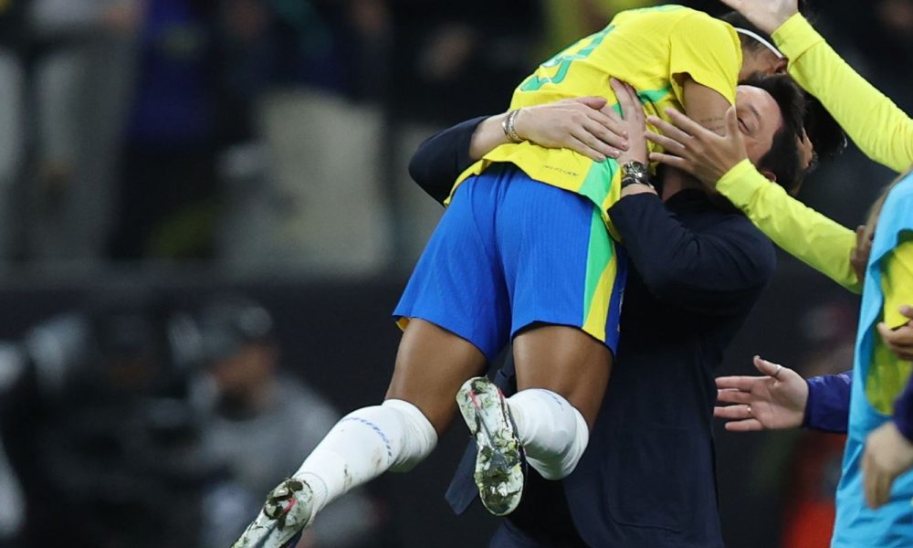 Arthur Elias valida logística para a participação do Brasil na Copa Feminina
