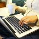 Sete em cada dez brasileiros expressam receio ao adquirir medicamentos pela internet