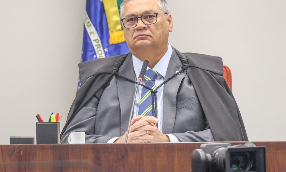 Ministro Flávio Dino determina afastamento do presidente do TCE do Maranhão