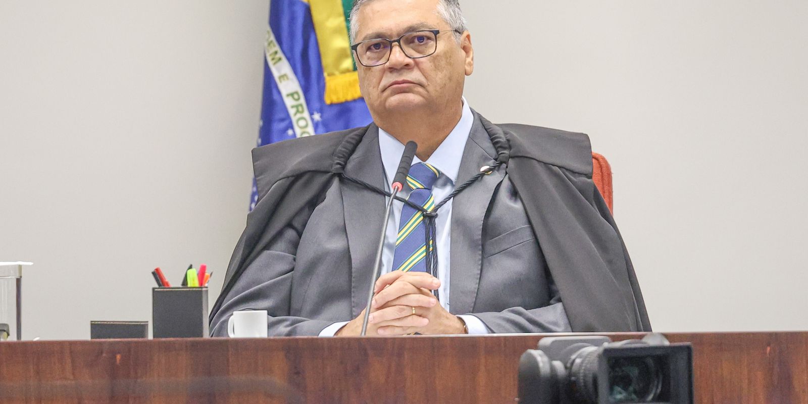 Ministro Flávio Dino determina afastamento do presidente do TCE do Maranhão