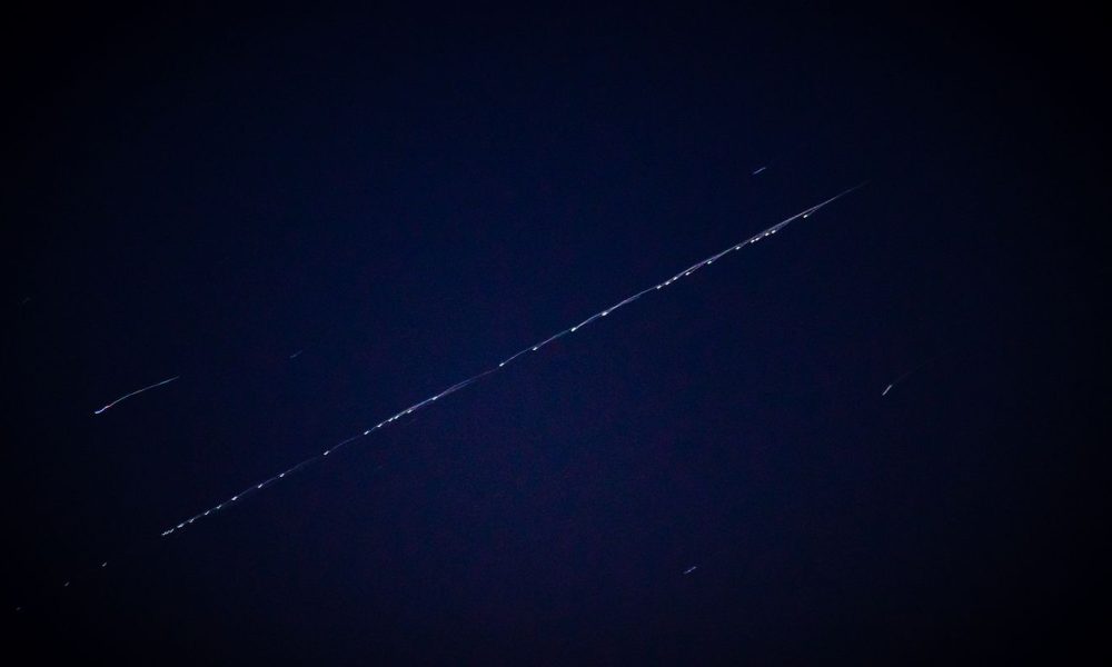 Proliferação de satélites compromete observações astronômicas