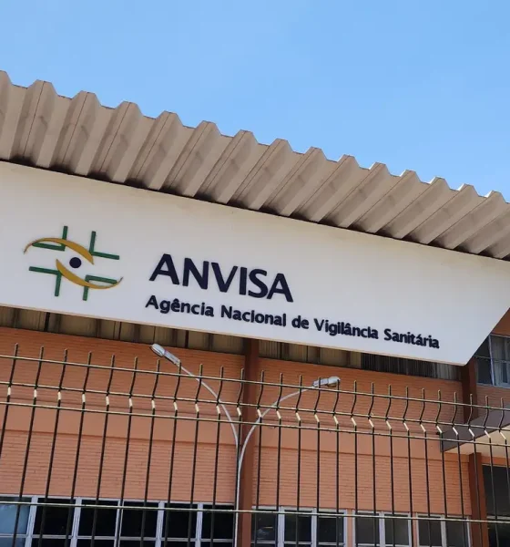 Anvisa proíbe fabricação e venda de cosméticos sem registro