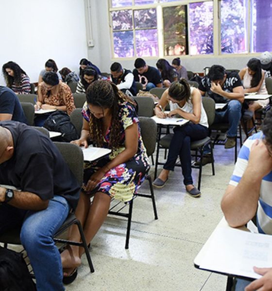 Provas do Encceja ocorrem neste domingo em todo o Brasil