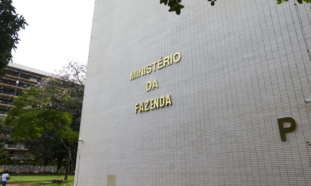 Governo Central tem superávit de R$ 10,8 bilhões em julho