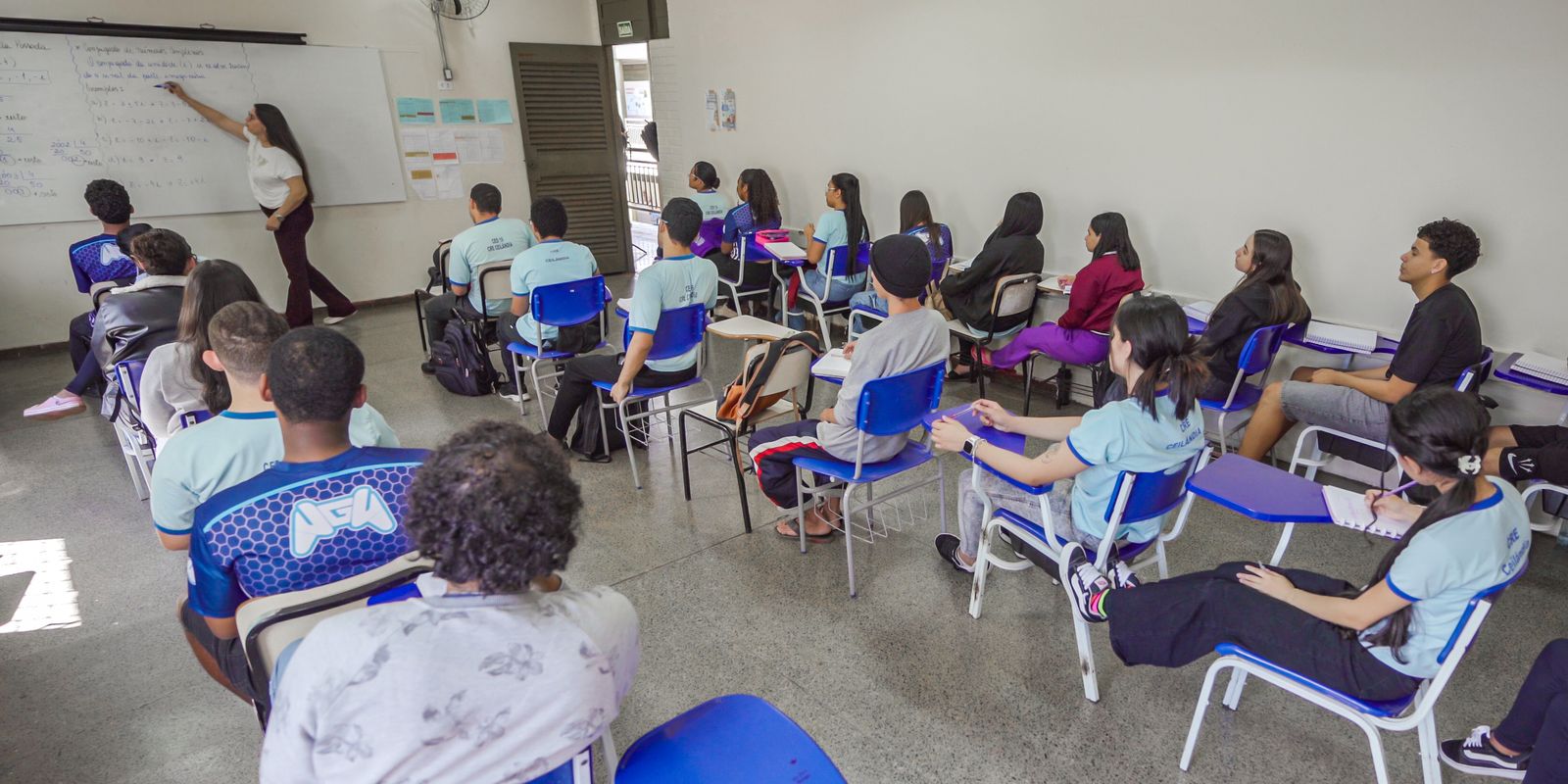 Pé-de-Meia realiza hoje o pagamento da 5ª parcela para alunos nascidos em julho e agosto