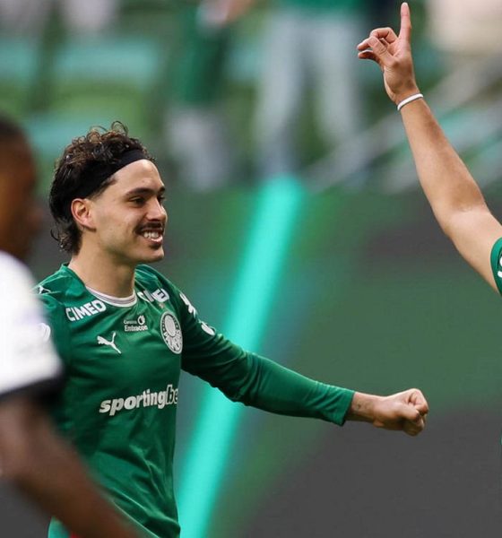 Palmeiras vence Vasco por 4 a 1 e amplia vantagem no Brasileirão