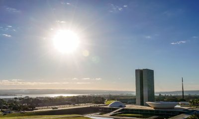 Congresso vota nesta semana sobre o fim da escala 6x1 e a 'taxa das blusinhas'