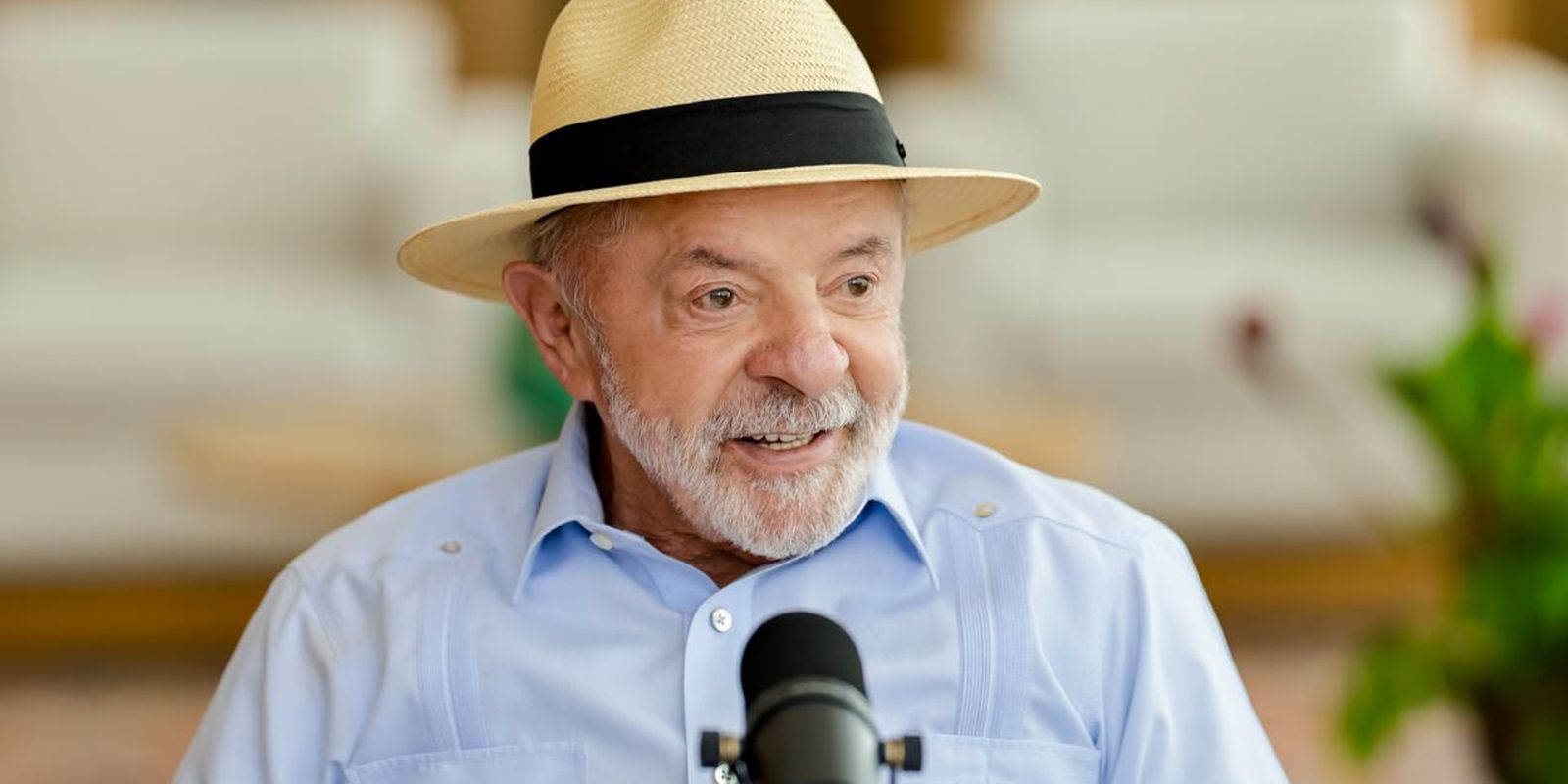Lula, pelo PT, busca reeleição com ênfase em pautas sociais