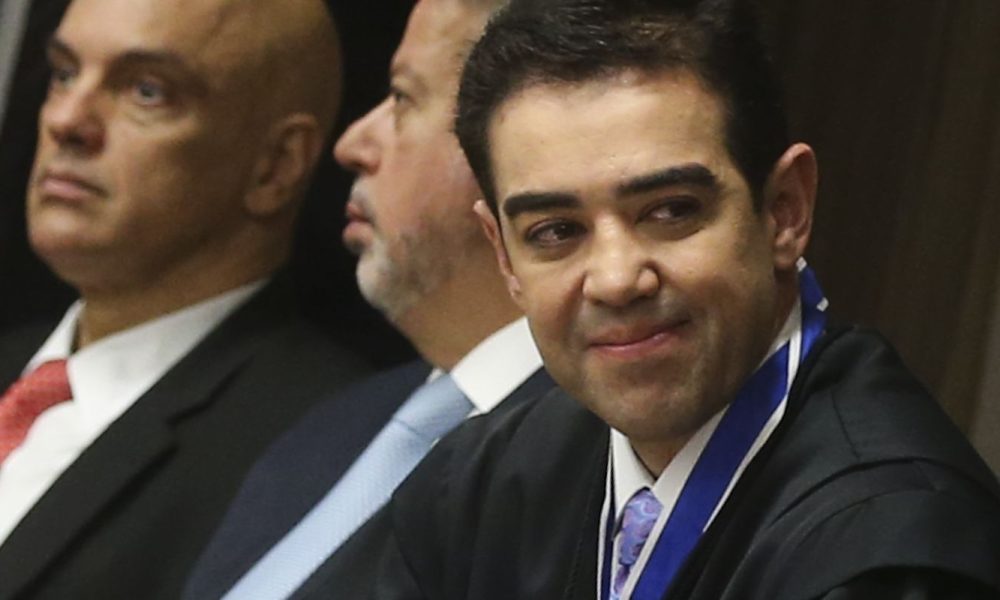 Bruno Dantas anuncia renúncia ao cargo de ministro do TCU