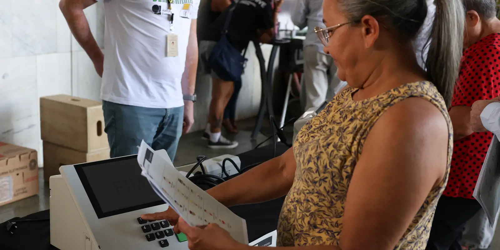 TRE-RJ distribui mais de 1 milhão de colas eleitorais para o dia do voto
