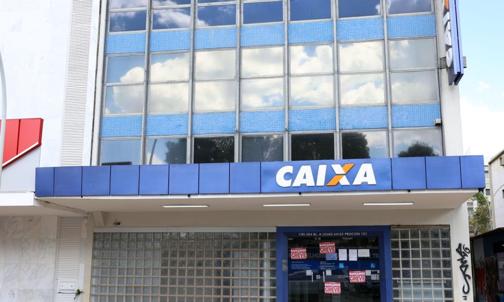 Trabalhadores da Caixa irão decidir na próxima semana sobre o término da greve