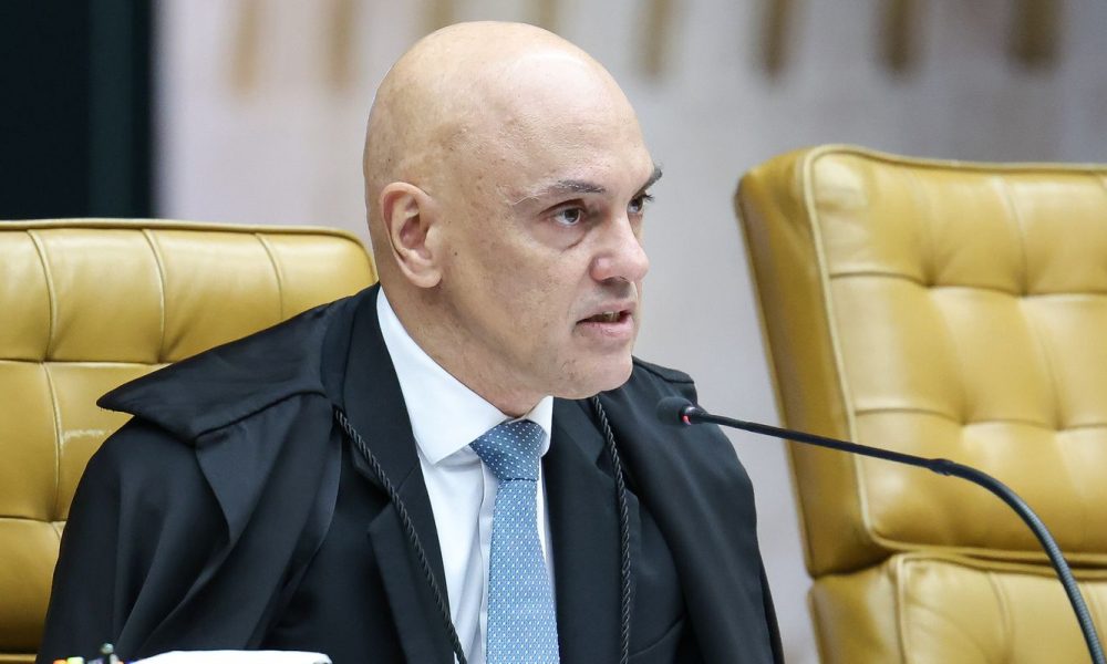 Moraes envia a Fachin solicitação de investigação contra Mendonça
