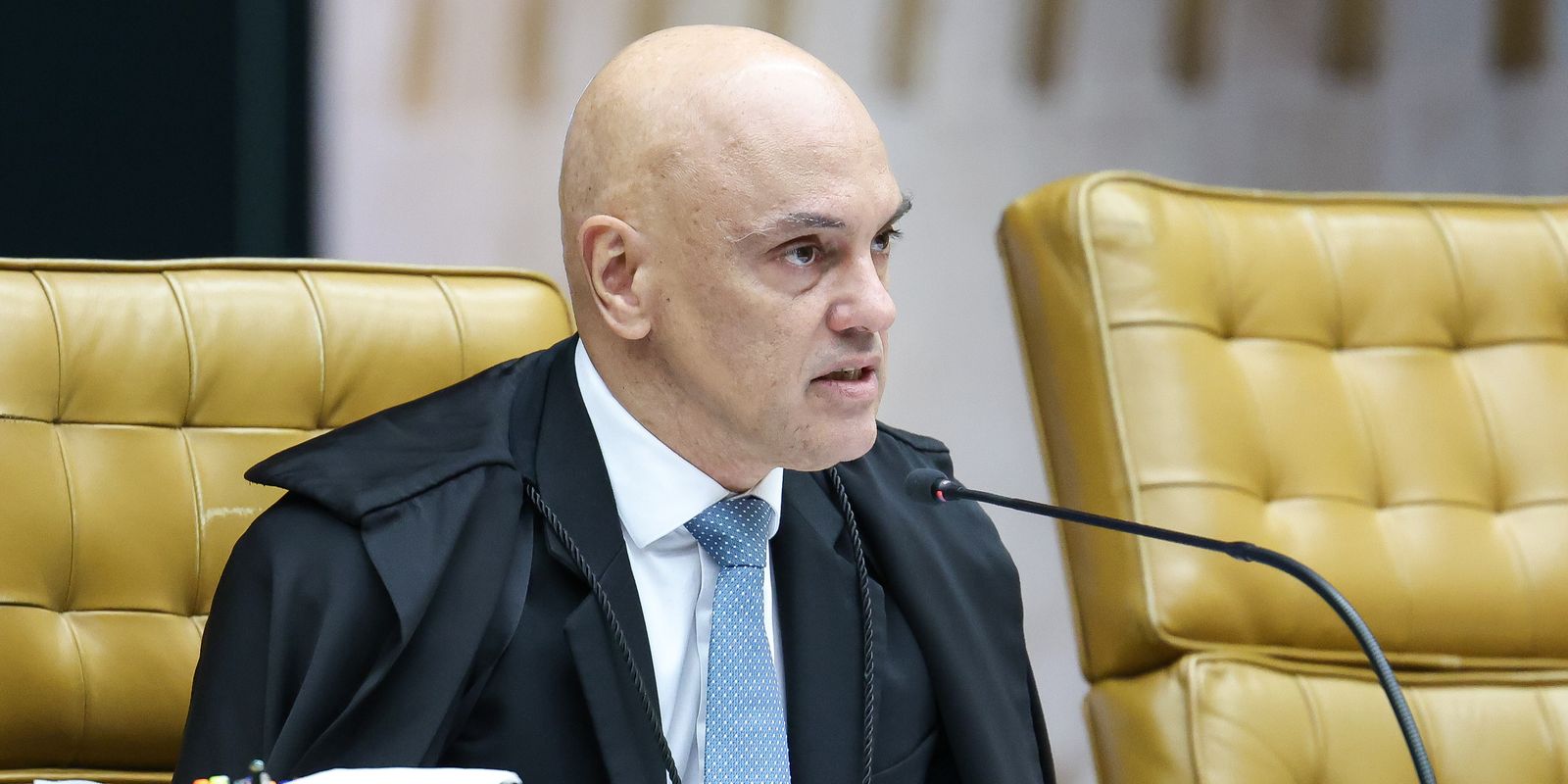 Moraes envia a Fachin solicitação de investigação contra Mendonça