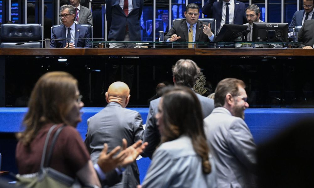 Alcolumbre declara que Senado votará sobre o fim da escala 6x1 após as eleições
