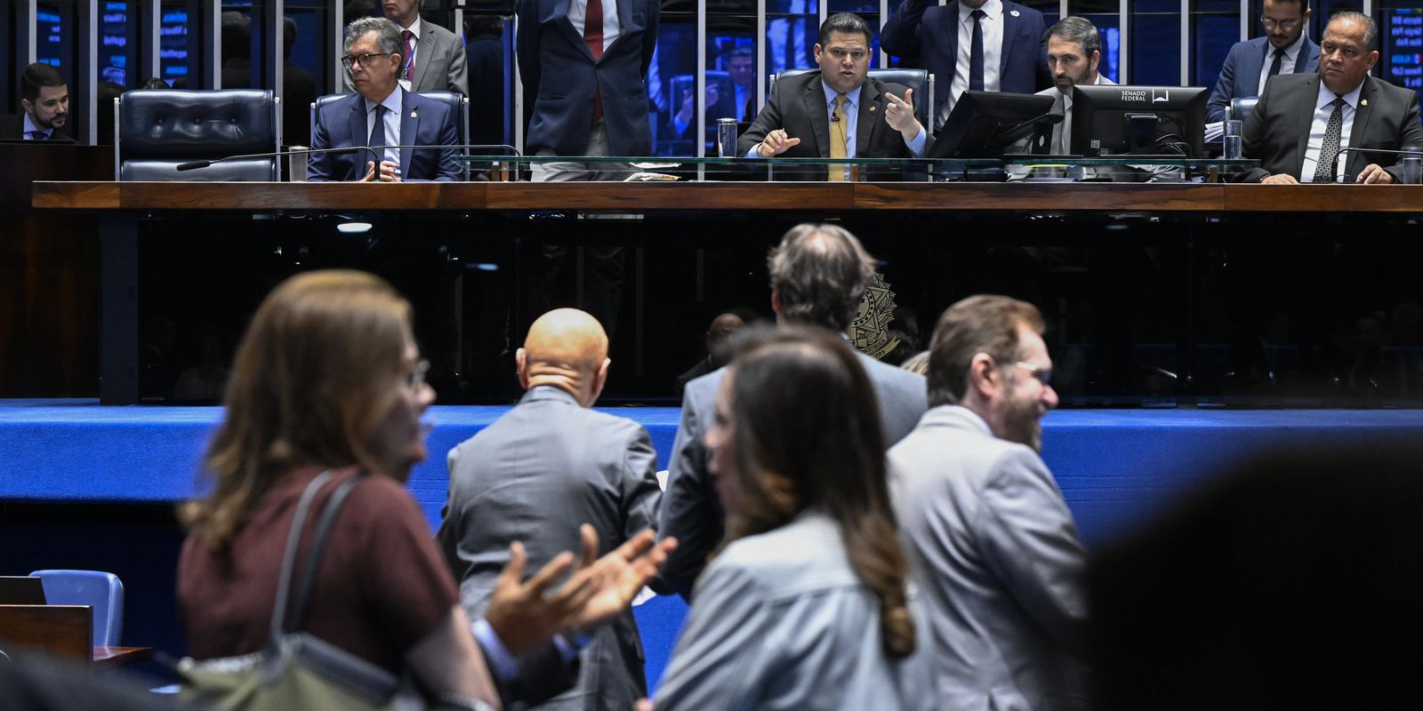Alcolumbre declara que Senado votará sobre o fim da escala 6x1 após as eleições