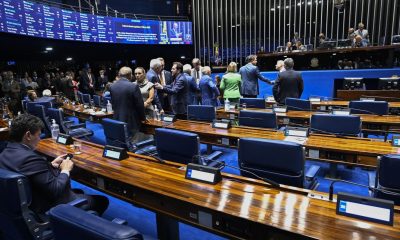 Aziz busca rito especial para votação da PEC da escala 6x1 no plenário