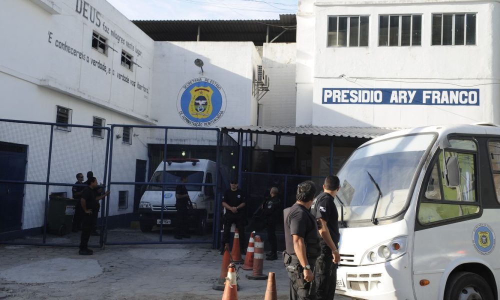 Sistema prisional gera custos bilionários para famílias de detentos