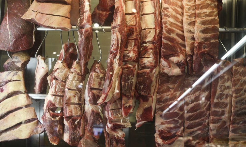 Cota chinesa reduz exportação de carne bovina em 27,1% em agosto