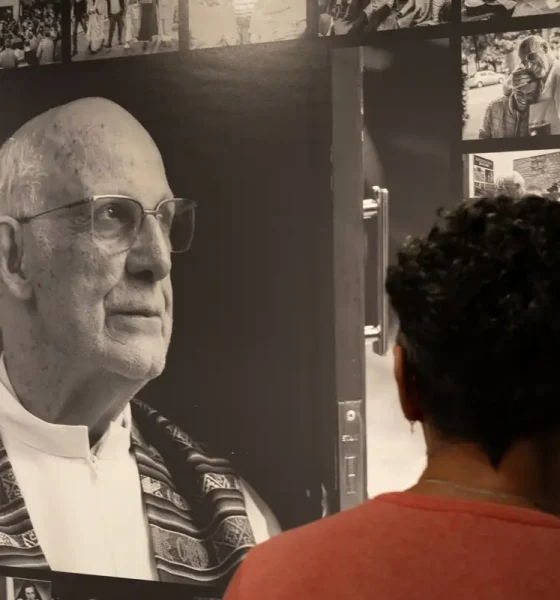 Exposição em São Paulo presta homenagem ao padre Júlio e a pessoas em situação de rua