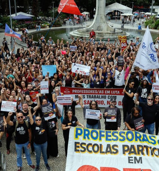 Professores de escolas particulares do Rio de Janeiro realizam greve de 24 horas