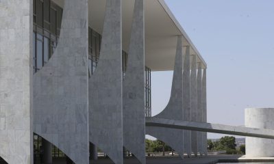 Isenção da "taxa das blusinhas" em compras até US$ 50 é aprovada