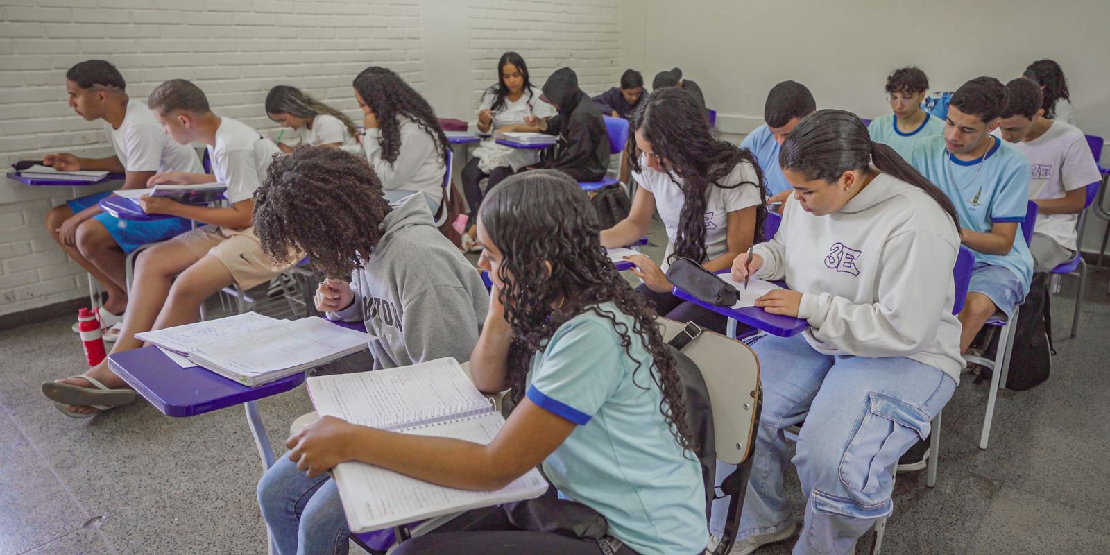 Brasil apresenta avanço no desempenho escolar a longo prazo, mas níveis ainda são considerados baixos