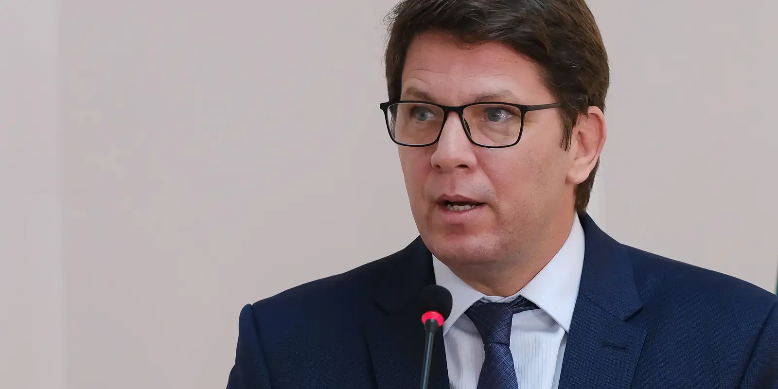 Dino indica indícios de liderança de Mário Frias em suposto desvio de emendas