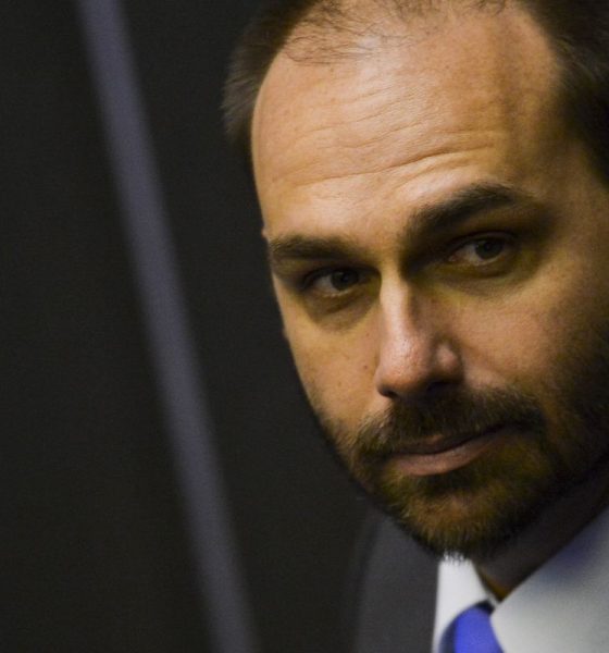Ministério da Justiça demite Eduardo Bolsonaro por abandono de cargo