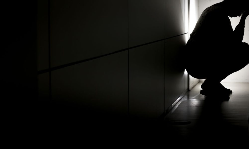Prevenção ao suicídio: especialistas em saúde alertam sobre riscos associados às apostas online