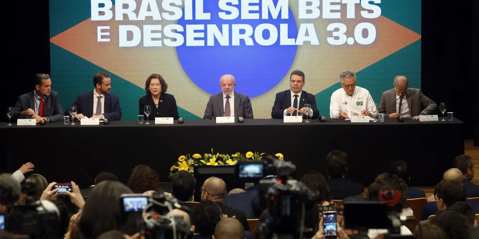 Governo anuncia 3ª fase do Desenrola com aquisição de dívidas pela União