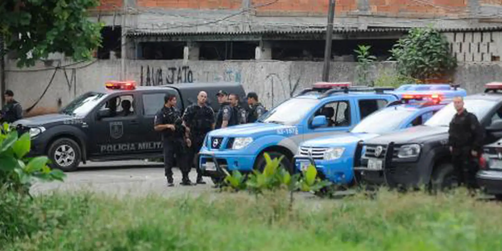 Operação policial na Maré, no Rio, resulta em um morto e dez feridos