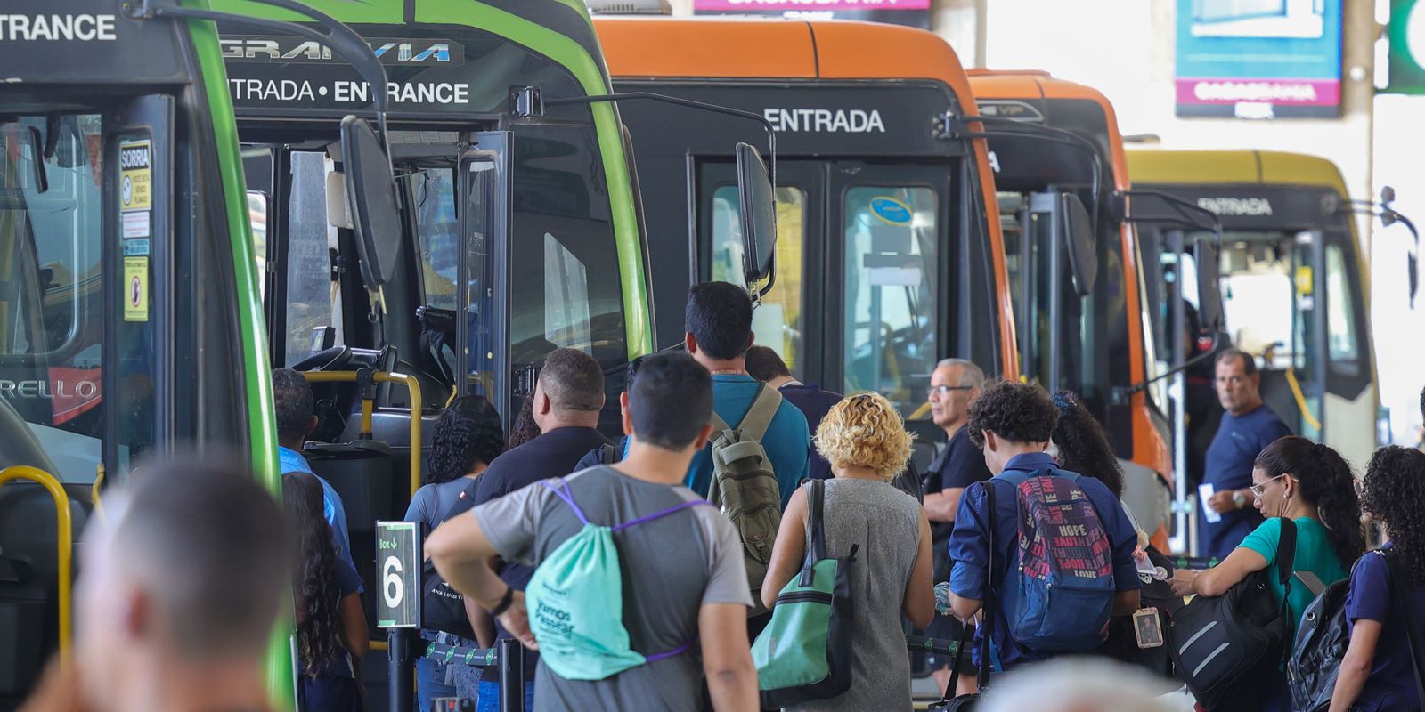 Pesquisa aponta que 67% acreditam que a jornada 6x1 prejudica a saúde mental
