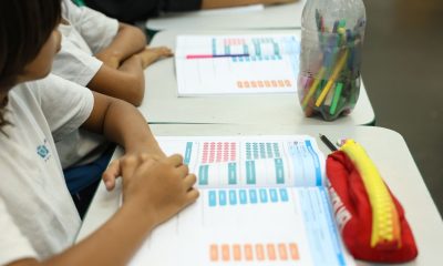 Prazo para escolas selecionarem livros didáticos para 2027 se encerra hoje
